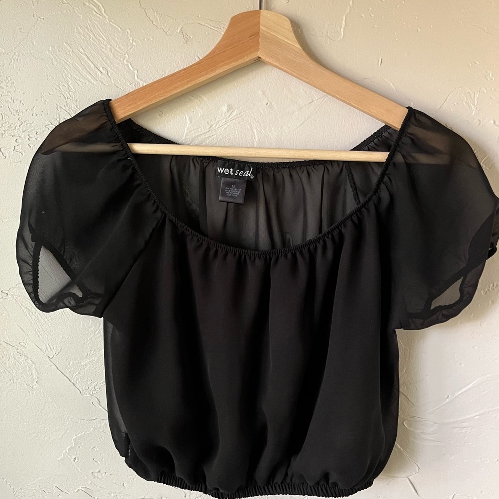 Black WETSEAL off the shoulder shirt